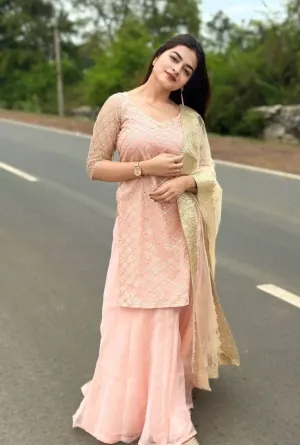 Lustiest Indira Nagar Russian Call Girl Available 24/7 for your sexual itching at DLF MyPad Lucknow